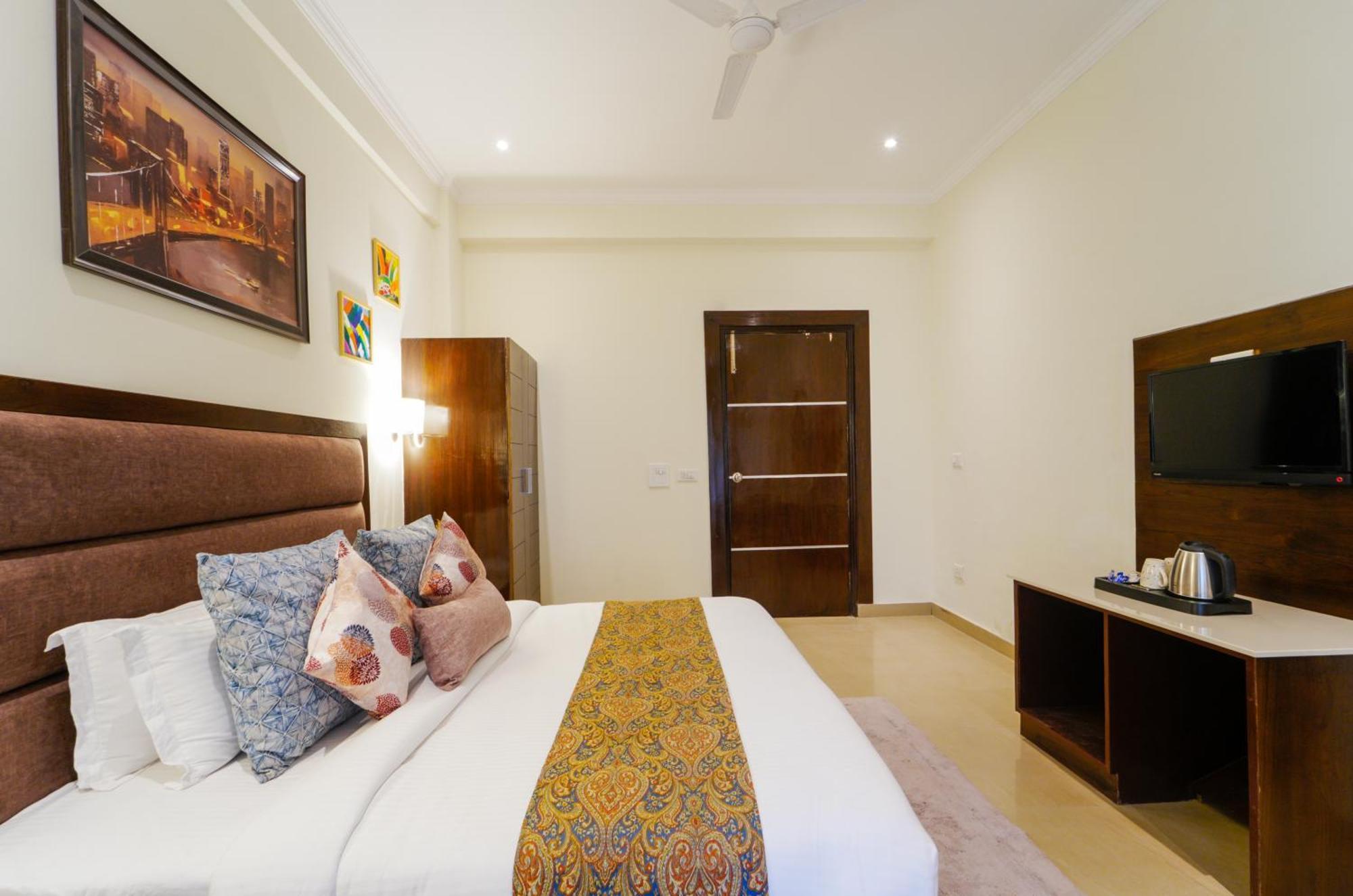 Hotel Kasauli View !! Balcony Rooms ! Terrace ! Restaurant ! Main Highway ! Garden !! Exterior photo