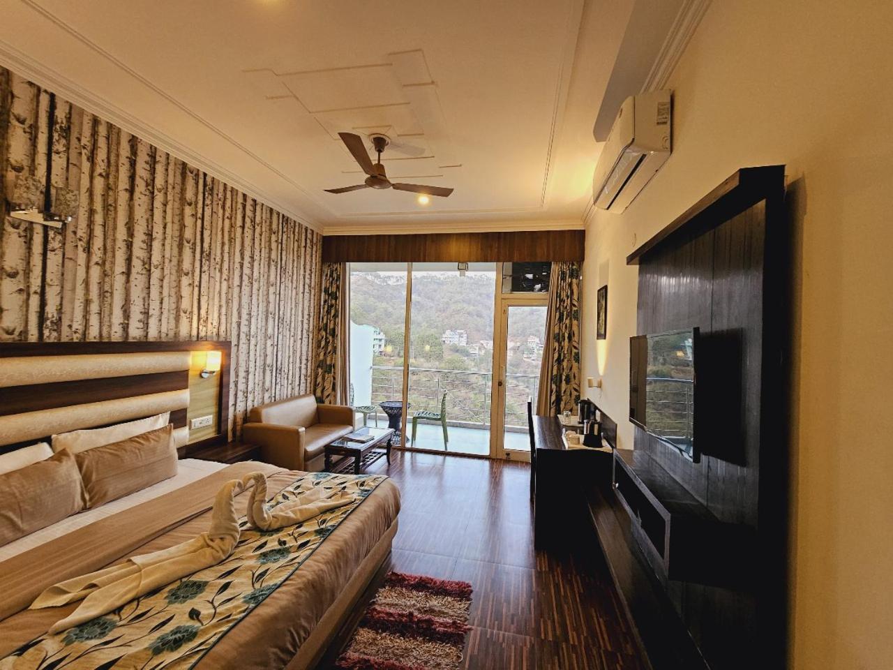 Hotel Kasauli View !! Balcony Rooms ! Terrace ! Restaurant ! Main Highway ! Garden !! Exterior photo