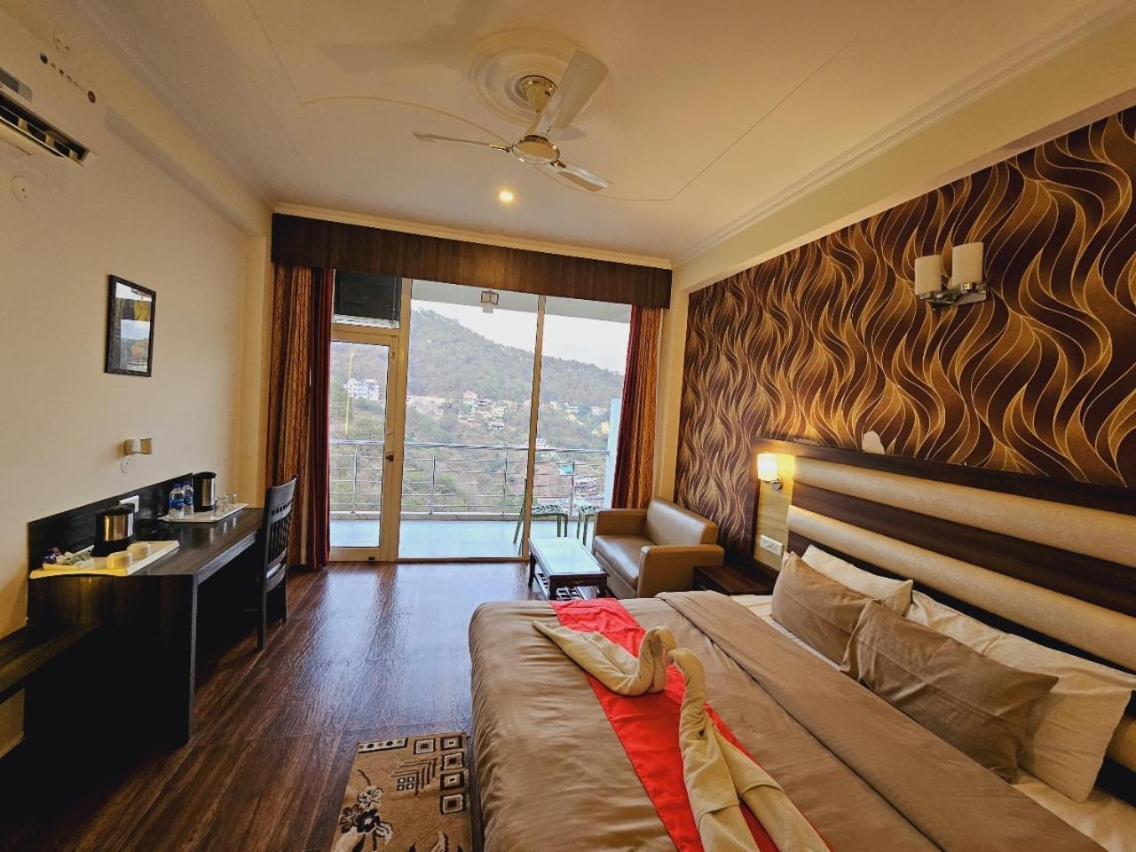 Hotel Kasauli View !! Balcony Rooms ! Terrace ! Restaurant ! Main Highway ! Garden !! Exterior photo